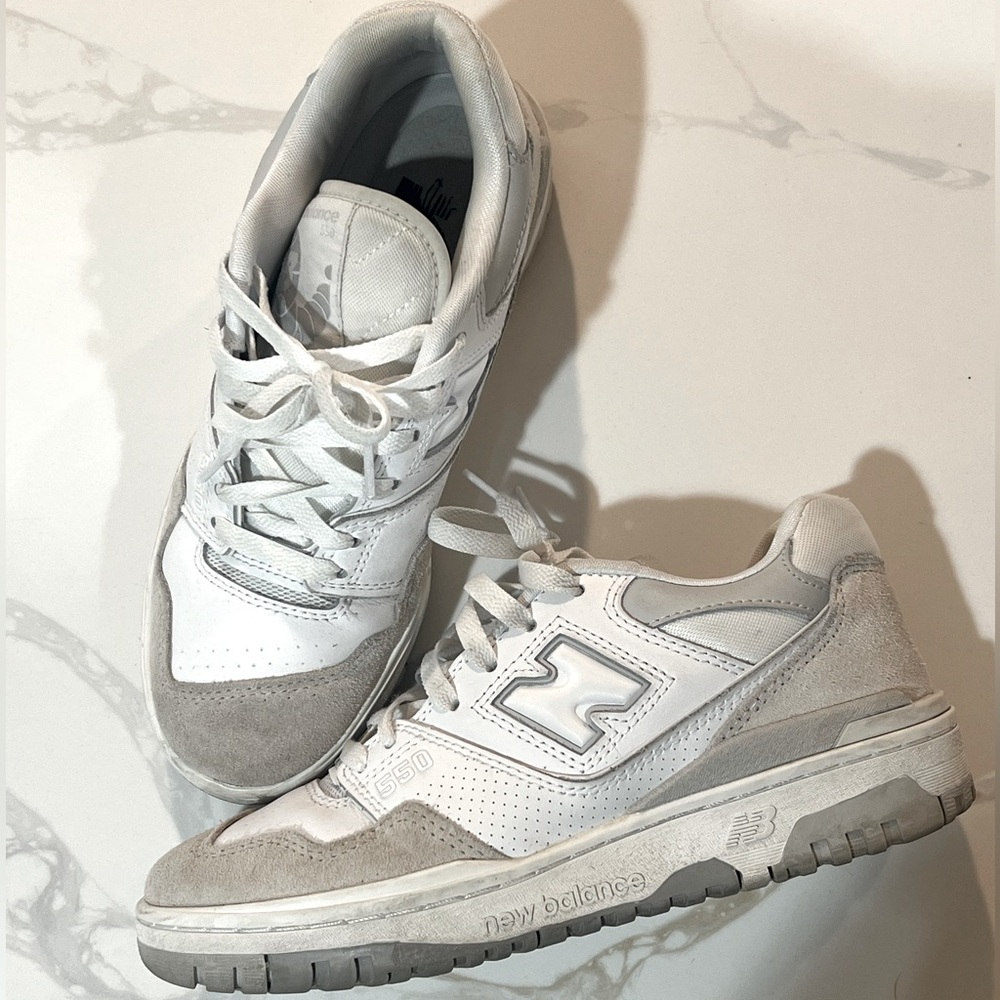 New Balance 550 Summer Fog Rain Cloud'
Size 8